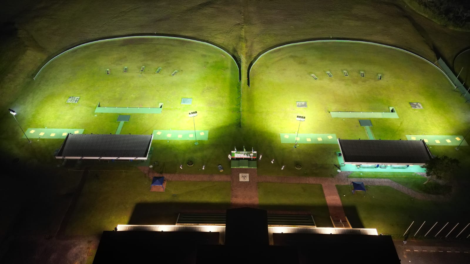 Aéreo noturno iluminado